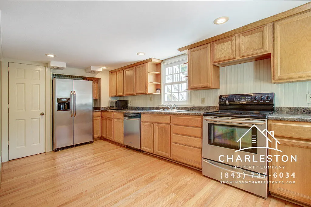 2 bed, 2.0 bath, 900 sqft, $2,395 — Photo 4
