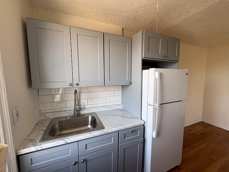 30 Locust Hill Ave #7D — Photo 12