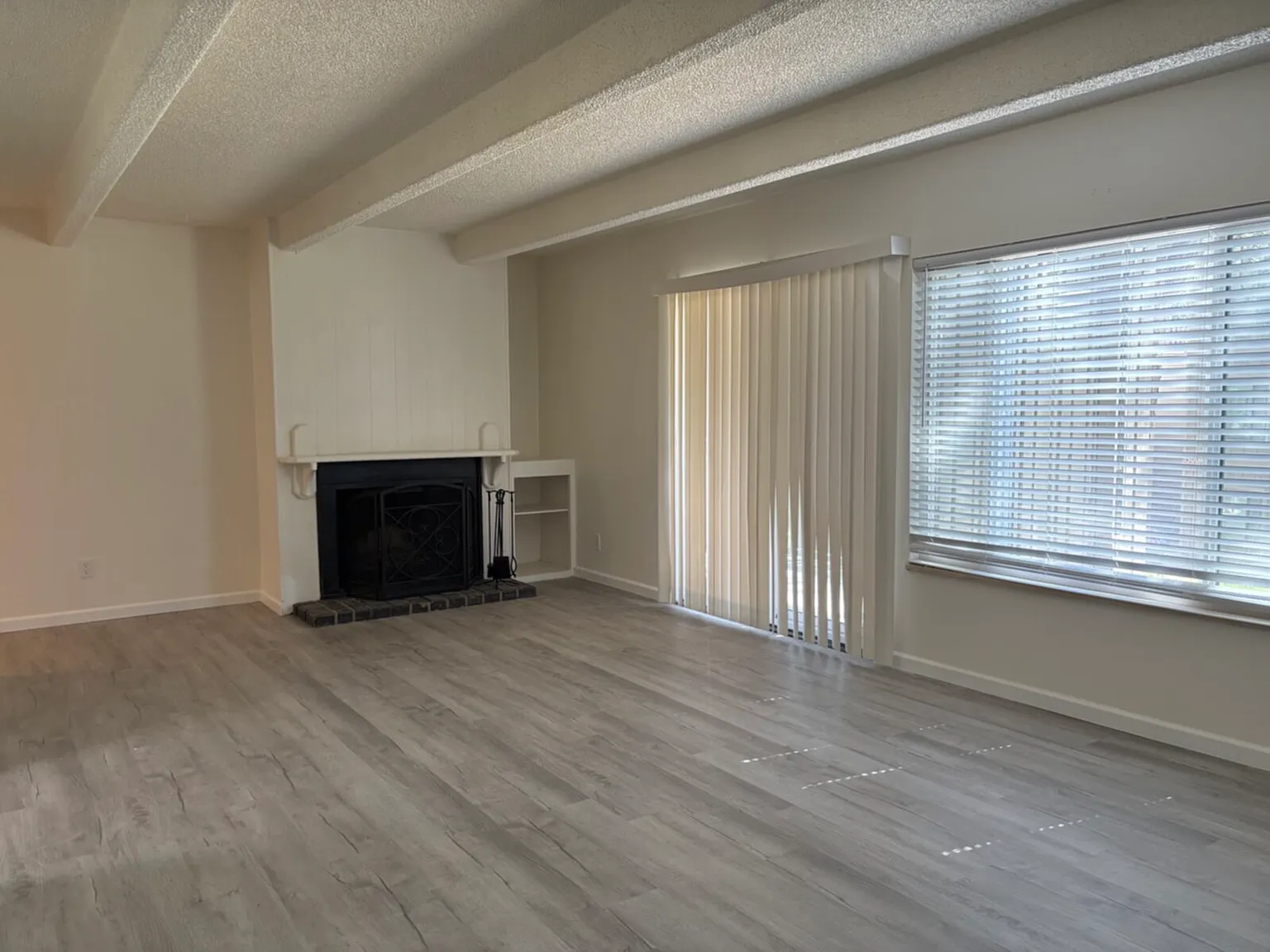 2 bed, 1.0 bath, 1063 sqft, $1,600 — Photo 4
