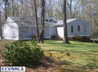 6952 N Hairpin Dr, Quinton, VA 23141