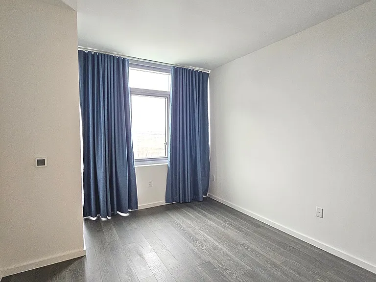 13336 37th Ave #5F — Photo 8