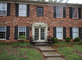 280 Stonehenge Dr APT 103, Saint Matthews, KY 40207