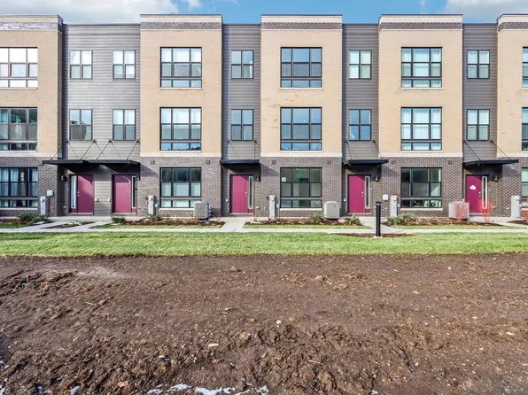 361 Summit Cir, Lombard, IL 60148