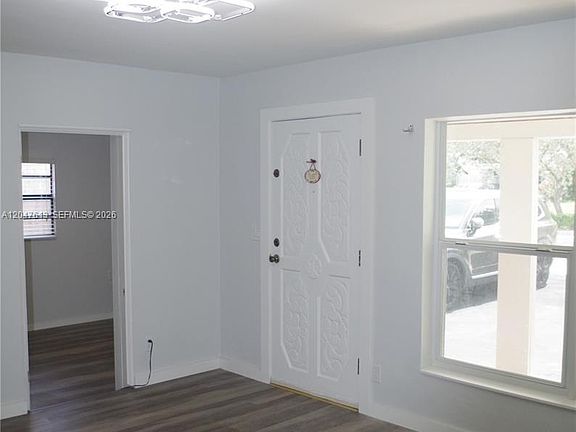 3rd image of 5465 N Andrews Ave