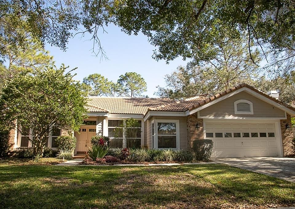 1st image of 17907 Holly Brook Dr