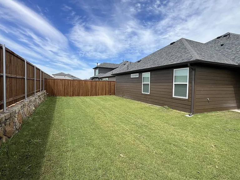 712 Palazzo Pl — Photo 15