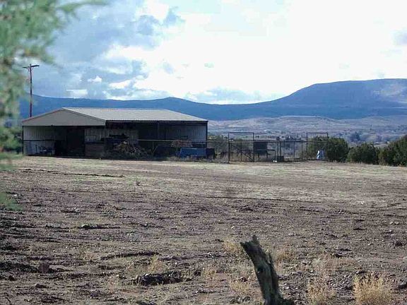 2nd image of 106 S Bear Creek Rd
