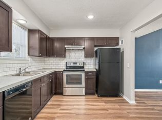 1036 E Dover Cir, Olathe, KS 66061