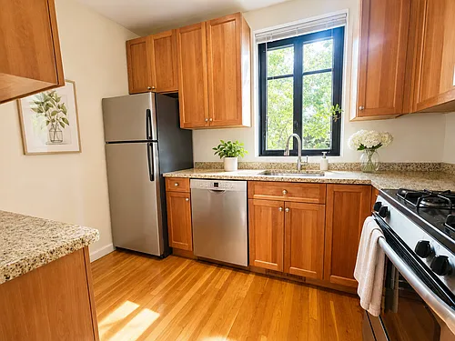 65 Strathmore Rd Photo 1