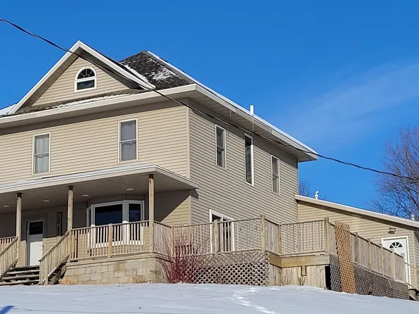 109 E 3rd St, Halbur, IA 51444