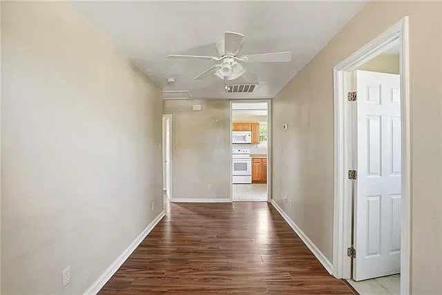 2 bed, 1.0 bath, 720 sqft, $1,400 — Photo 4