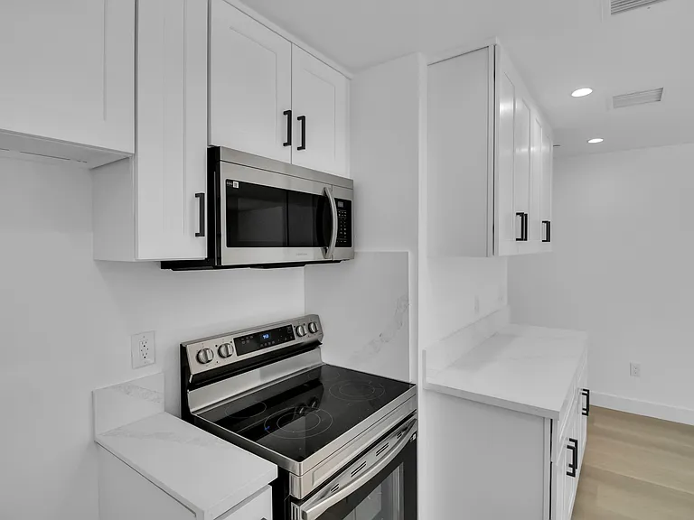 6818 Florence Pl #B — Photo 4