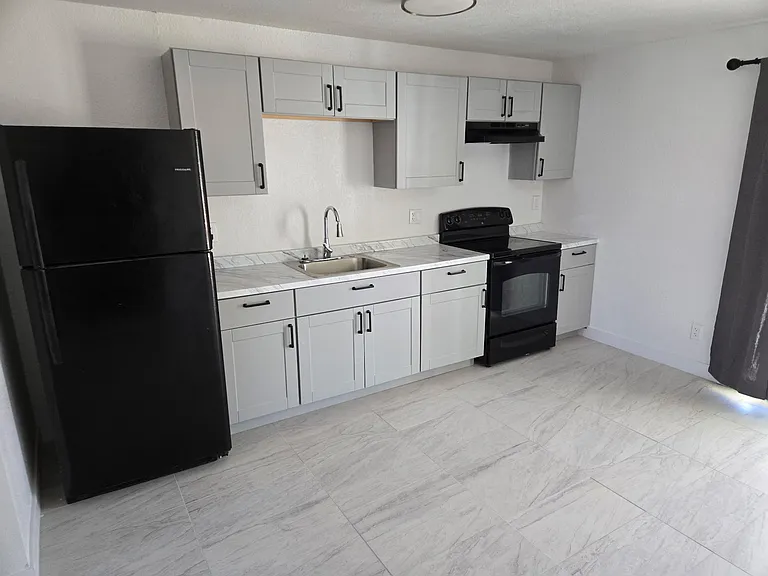 6935 W Cypress St — Photo 4