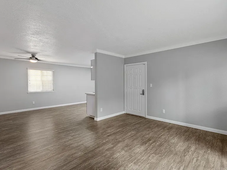 Solara Apartment Homes — Photo 29