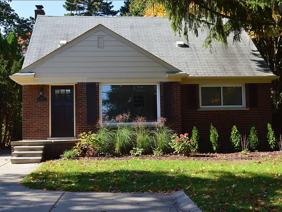 2111 Rochester Rd