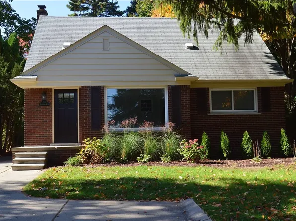 2111 Rochester Rd, Royal Oak, MI 48073