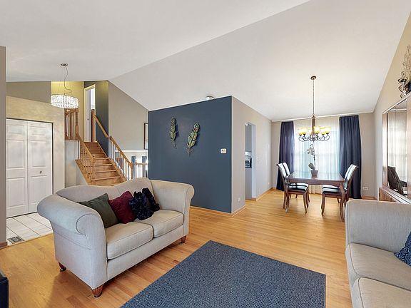 5th image of 486 Cromwell Ct