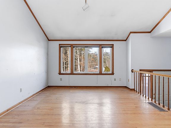 5th image of 27 W Chamberlain Road