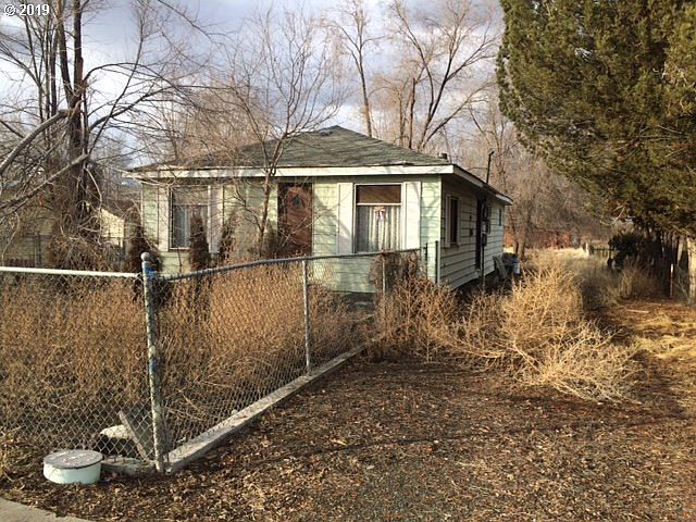 2nd image of 465 Ingle St