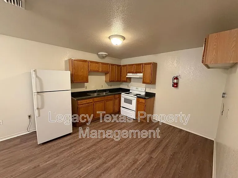 1106 Williams Ave #D — Photo 4