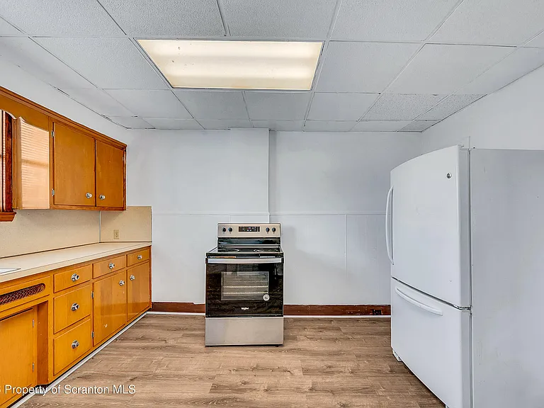 528 S Main St — Photo 16