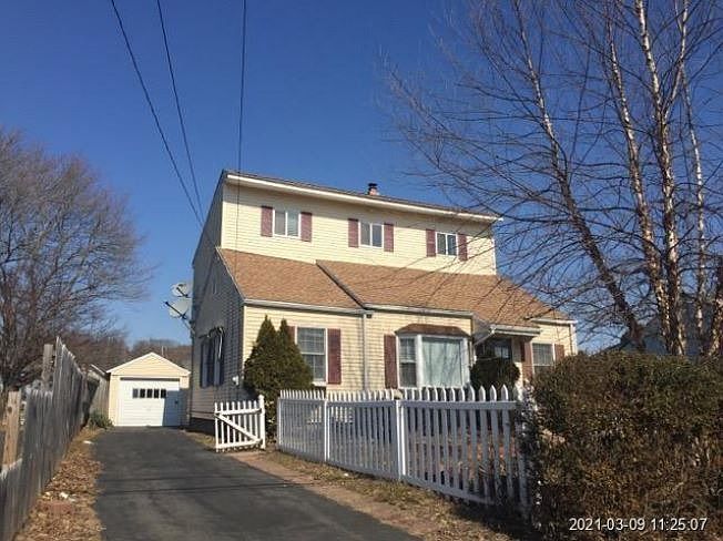 1st image of 156 Cambridge Dr