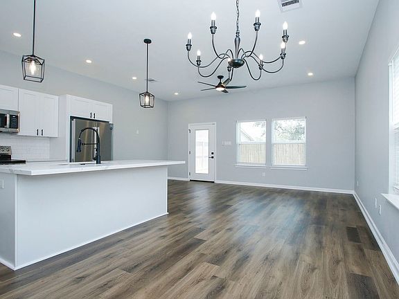4th image of 4337 Faulkner St