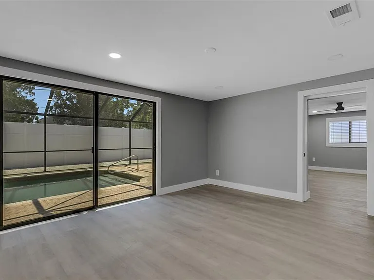 4645 Hunter Ridge Dr — Photo 37