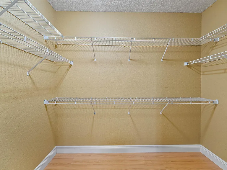 10860 Fairmont Village Dr — Photo 23