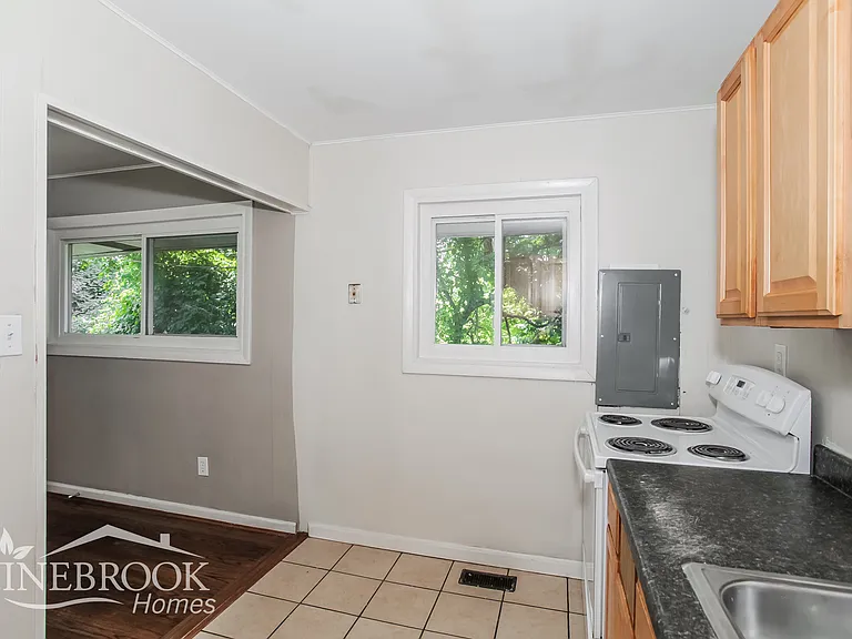 1263 Murat Ct — Photo 7