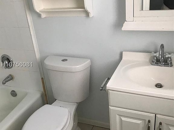 4th image of 221 SE 3rd Ave APT 7