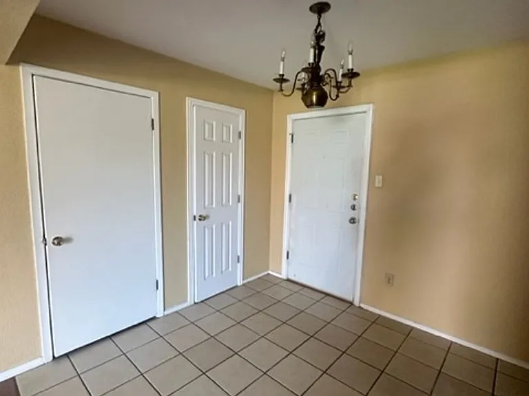 3725 Scranton Ln — Photo 4