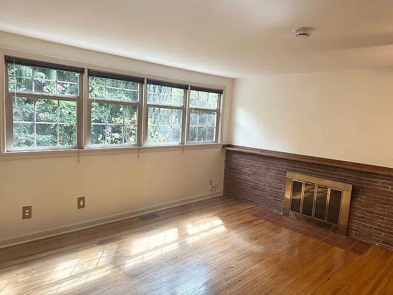 14041 Wallingford Ave N — Photo 3