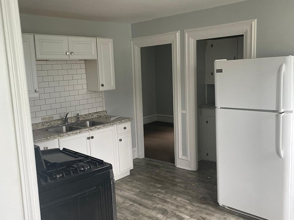 2nd image of 151 Elm St #2