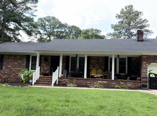 18365 Cherry Grove Cir, Smithfield, VA 23430