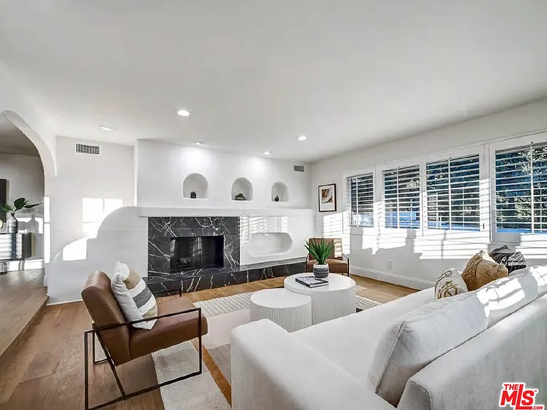 4732 Del Moreno Dr — Photo 9