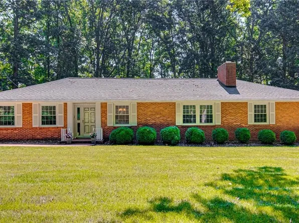 3181 Middlebrook Dr, Clemmons, NC 27012