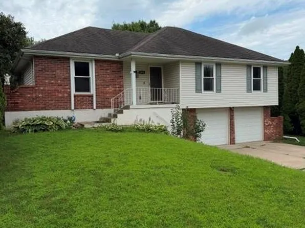 2924 SW Walnut St, Blue Springs, MO 64015