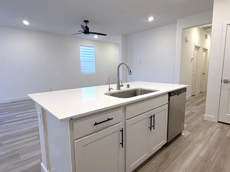 4212 Zilker Park Ave — Photo 9