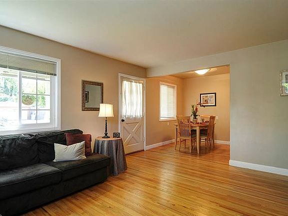 2nd image of 5288 Amelia Dr