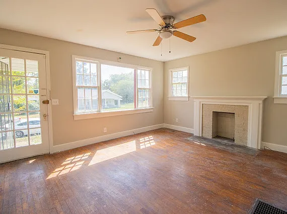 3 bed, 1337 sqft, $1,000 — Photo 2