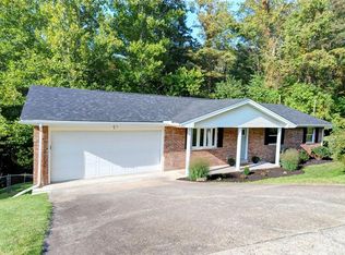 19 Barrington Rd, Nitro, WV 25143