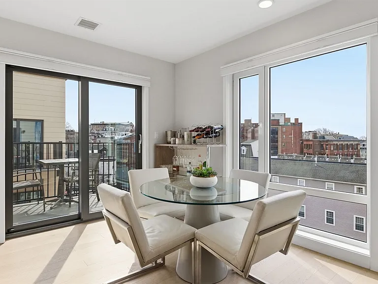457 W Broadway #506 — Photo 11