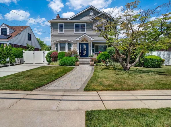 1062 Adams Avenue, Franklin Square, NY 11010