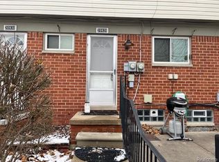 20926 Hunt Dr, Roseville, MI 48066