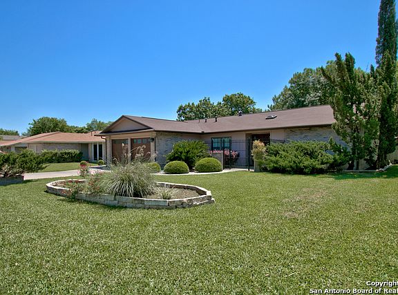 3rd image of 7530 Fairington Dr