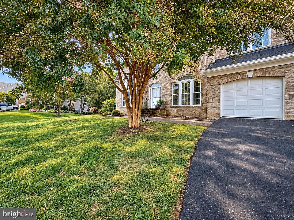 2nd image of 8313 Ivy Green Rd
