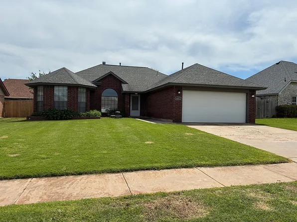 632 Fire Light Dr, Moore, OK 73160
