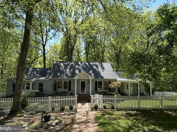 11 Tracys Ln, Tracys Landing, MD 20779