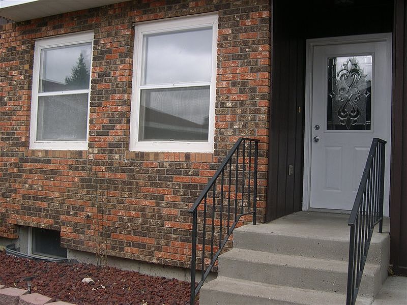 1st image of 3805 Renee Dr